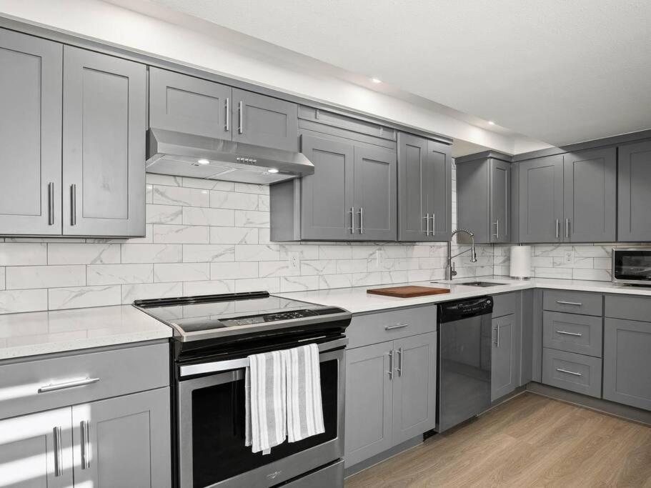 Elegant Richmond Gem Nestled Up To Hawthorne Blvd. Lägenhet Portland Exteriör bild