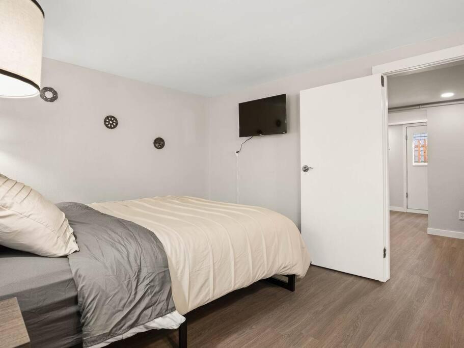 Elegant Richmond Gem Nestled Up To Hawthorne Blvd. Lägenhet Portland Exteriör bild