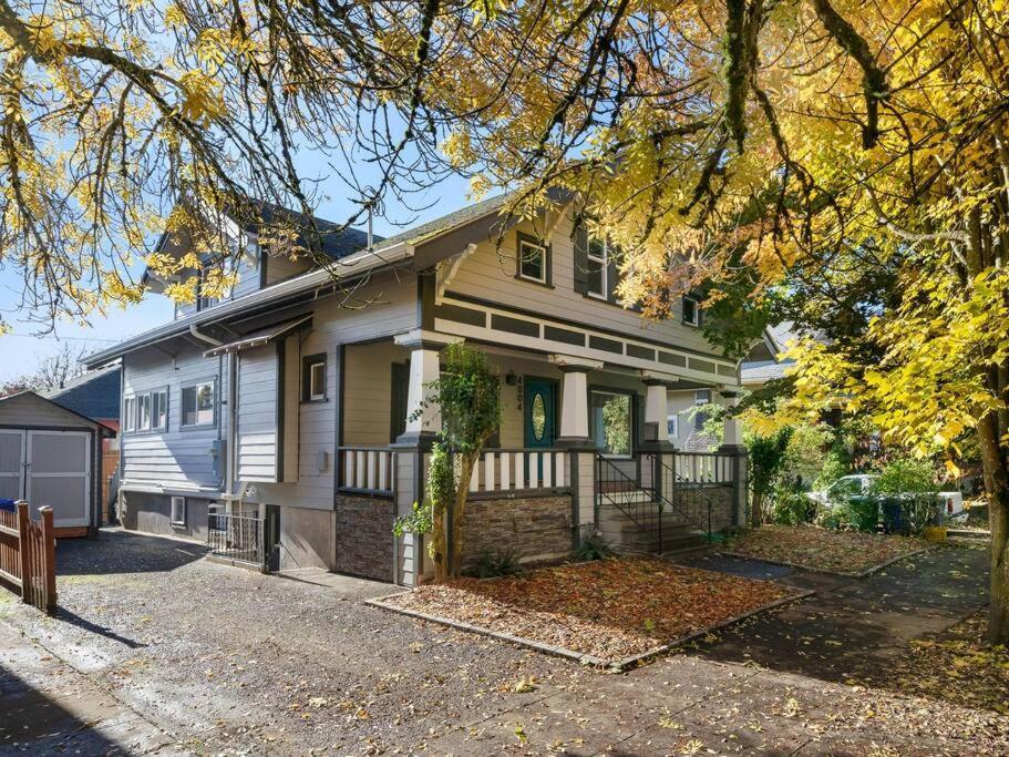 Elegant Richmond Gem Nestled Up To Hawthorne Blvd. Lägenhet Portland Exteriör bild